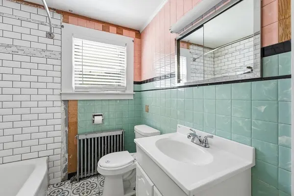 54 Franklin St, Athol, MA 01331