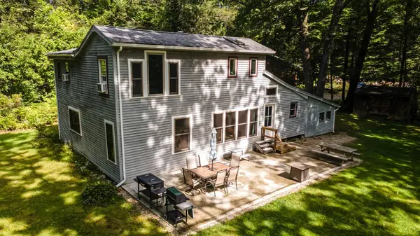 69 Lockes Village Rd