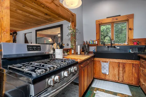 69 Lockes Village Rd, Wendell, MA 01379