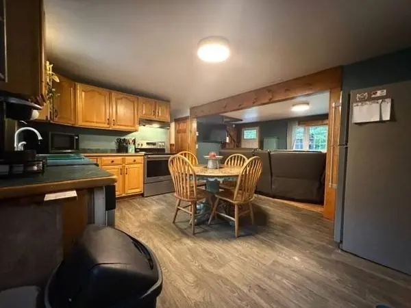 25 School House Rd, Phillipston, MA 01331