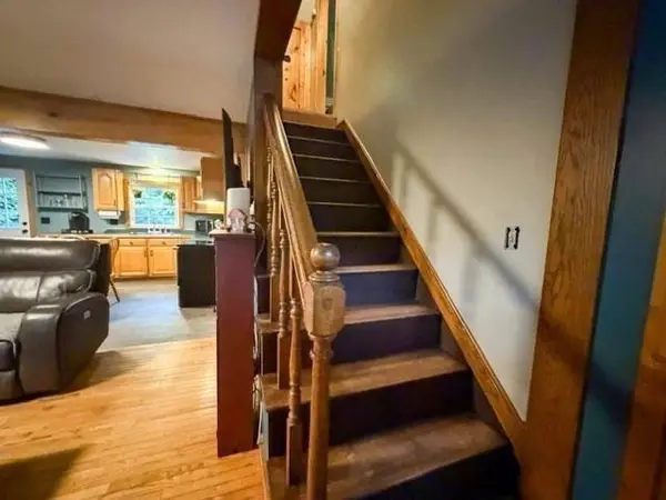 25 School House Rd, Phillipston, MA 01331