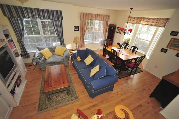 27 Mare Haven Ct, North Brunswick Twp., NJ 08902