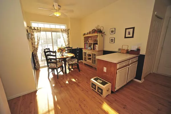 27 Mare Haven Ct, North Brunswick Twp., NJ 08902