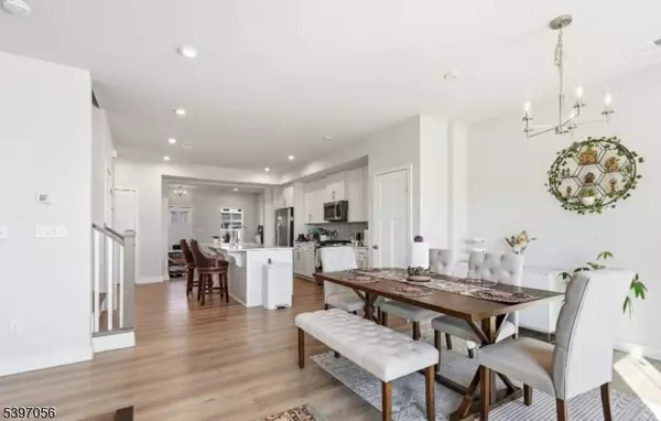 68 Owen Ct, Franklin Twp., NJ 08873