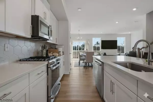 68 Owen Ct, Franklin Twp., NJ 08873