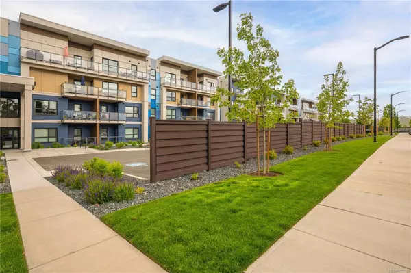 140 Jensen Ave W #212, Parksville, BC V9P 0H7