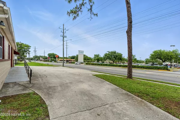 7120 MERRILL RD, Jacksonville, FL 32277