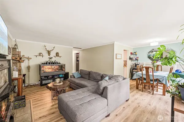 28717 15th AVE S, Federal Way, WA 98003