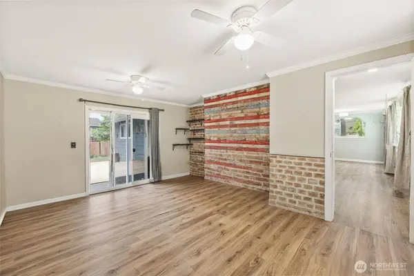 28717 15th AVE S, Federal Way, WA 98003