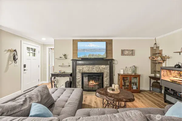 28717 15th AVE S, Federal Way, WA 98003