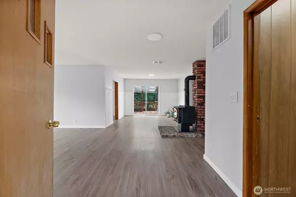 428 Coal Creek RD, Chehalis, WA 98532