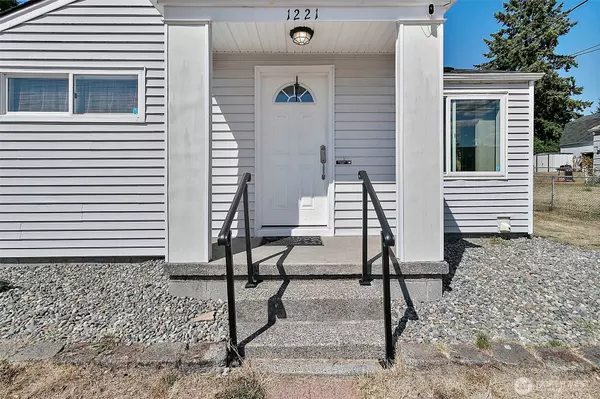 1221 111th ST S, Tacoma, WA 98444