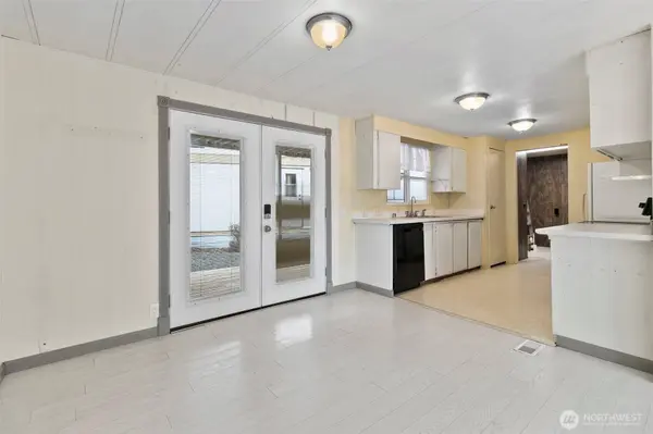 11427 SE 226th ST, Kent, WA 98031