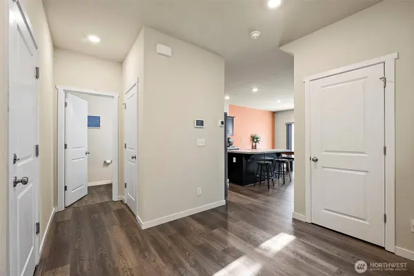 18418 107th AVE E, Puyallup, WA 98374