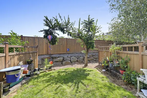 5210 35th St E #5-3, Fife, WA 98424-2129
