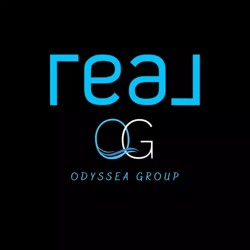 Black White Minimalist Logo (1)