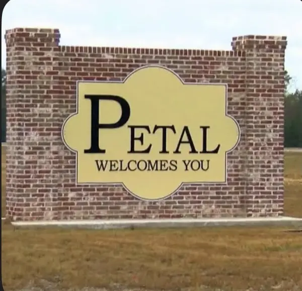 Living in Petal, Mississippi: Schools, Neighborhoods, Commutes and Homes
