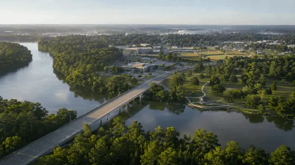 Living in Petal, Mississippi: Schools, Neighborhoods, Commutes and Homes