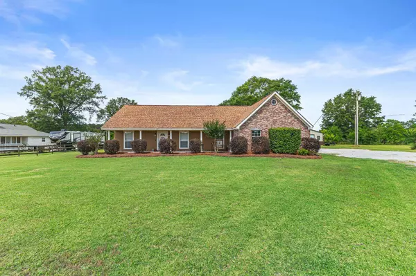 409 Coal Town Rd., Purvis, MS 39475