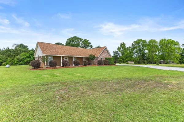 409 Coal Town Rd., Purvis, MS 39475