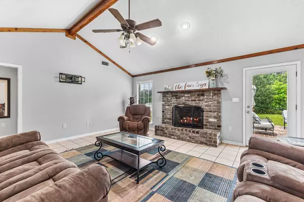 409 Coal Town Rd., Purvis, MS 39475