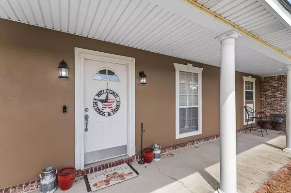 409 Coal Town Rd., Purvis, MS 39475