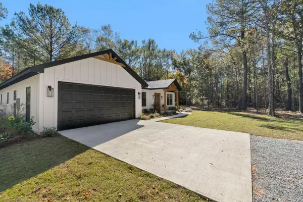 2448 US-11, Moselle, MS 39459