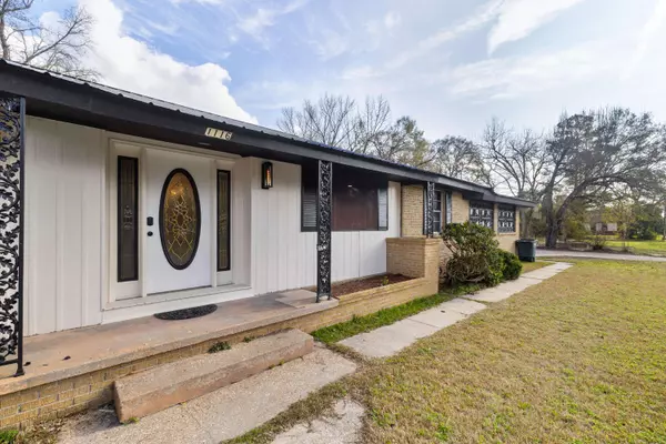 1116 West Ave., Columbia, MS 39429