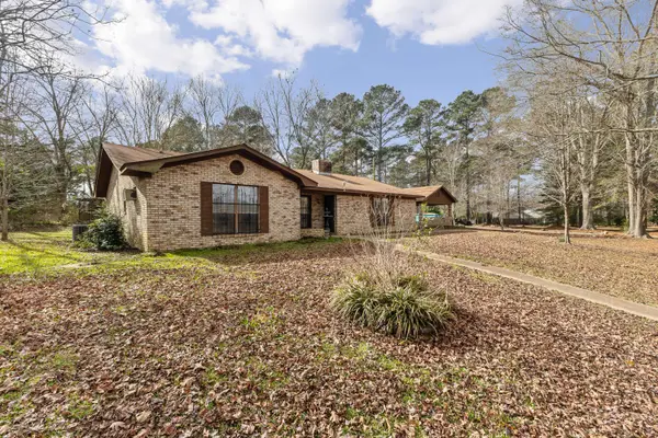 260 Crepe Myrtle Ln., Laurel, MS 39443