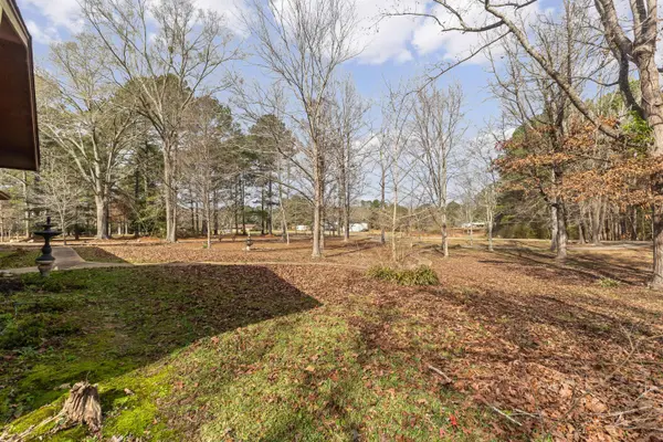 260 Crepe Myrtle Ln., Laurel, MS 39443