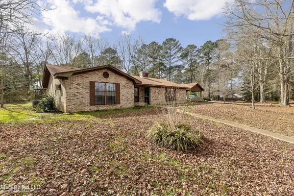 260 Crepe Myrtle Lane, Laurel, MS 39443