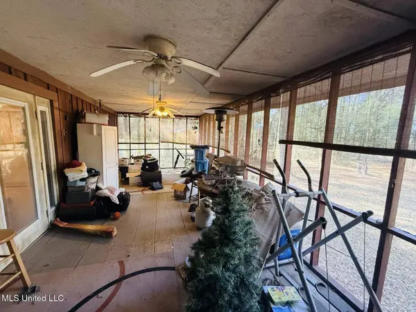 87 Russell Lane, Moselle, MS 39459
