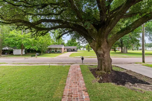 429 Mary St., Columbia, MS 39429