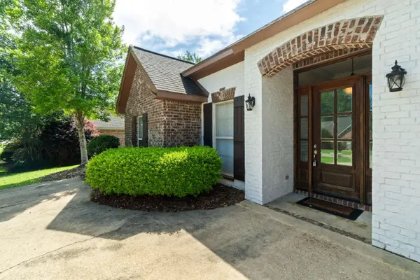 67 Woodside, Hattiesburg, MS 39402