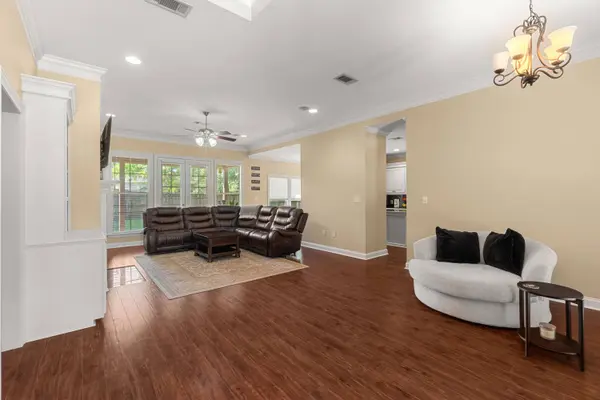 67 Woodside, Hattiesburg, MS 39402