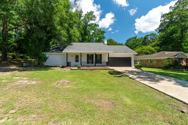 205 Sunset Dr., Petal, MS 39465