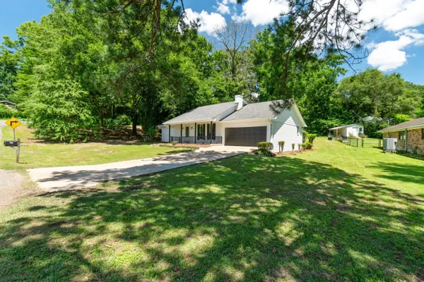 205 Sunset Dr., Petal, MS 39465
