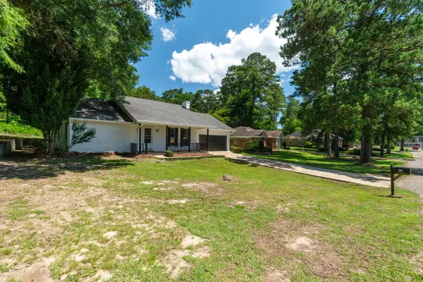205 Sunset Dr., Petal, MS 39465