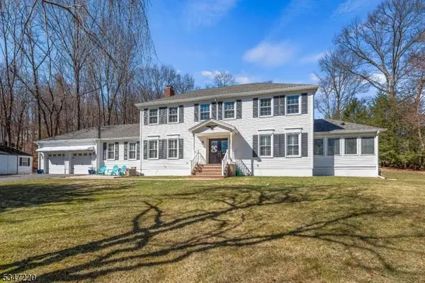 19 Timberline Dr, Roxbury Twp., NJ 07836