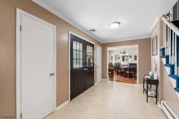 19 Timberline Dr, Roxbury Twp., NJ 07836