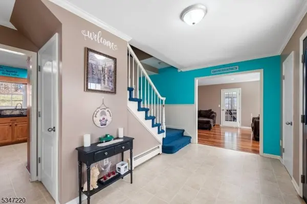 19 Timberline Dr, Roxbury Twp., NJ 07836