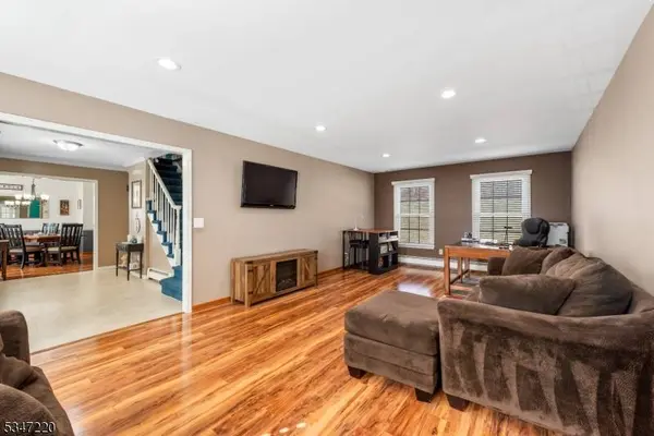 19 Timberline Dr, Roxbury Twp., NJ 07836