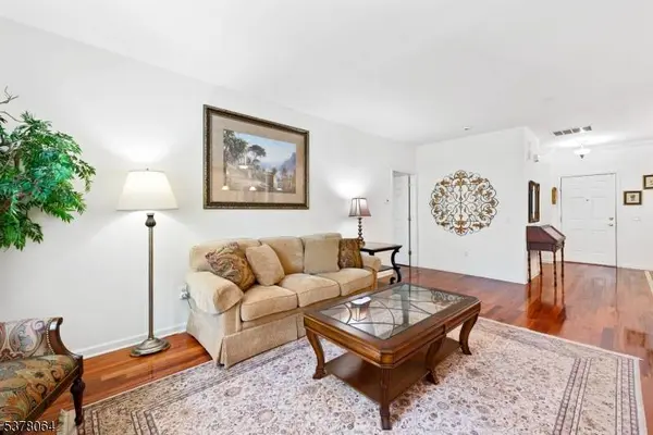 39 Zachary Way, Mount Arlington Boro, NJ 07856