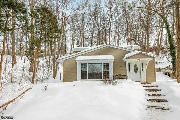 50 E Shore Dr, Vernon Twp., NJ 07462