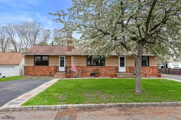 13 New St, Stanhope Boro, NJ 07874