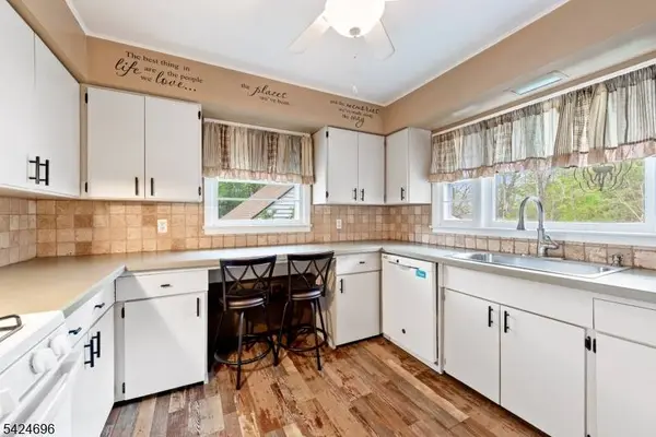 13 New St, Stanhope Boro, NJ 07874