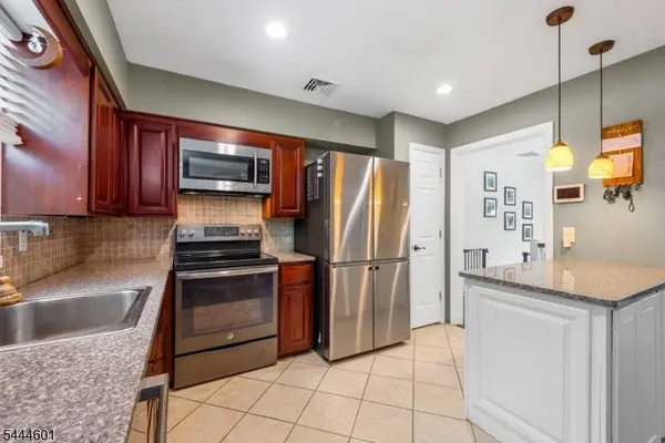561 Rogers Dr, Roxbury Twp., NJ 07850