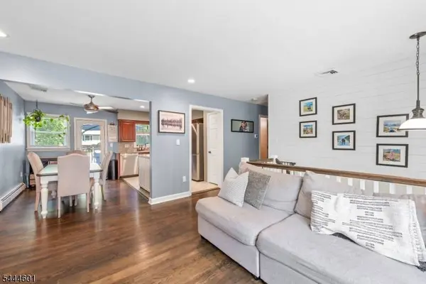 561 Rogers Dr, Roxbury Twp., NJ 07850