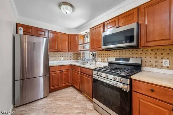 4 Dandridge Dr, Newark City, NJ 07108