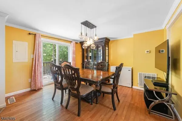 4 Dandridge Dr, Newark City, NJ 07108